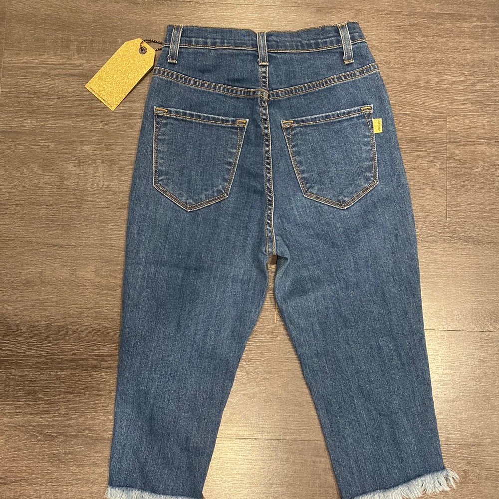 Distressed Bermuda Shorts - Picture 8 of 8
